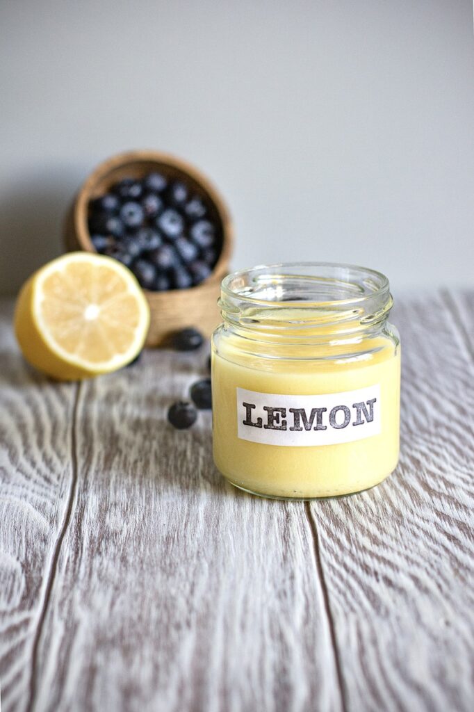 Picture of a lemon scented candle